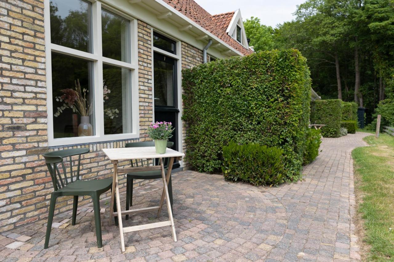 Bed & Bos De 14 Sterren Hotel Den Burg Bagian luar foto
