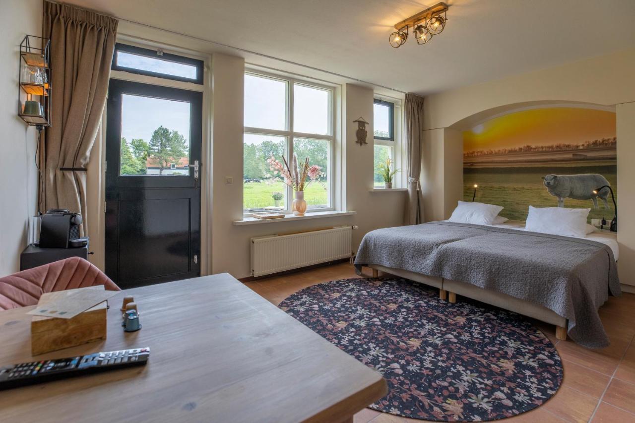 Bed & Bos De 14 Sterren Hotel Den Burg Bagian luar foto