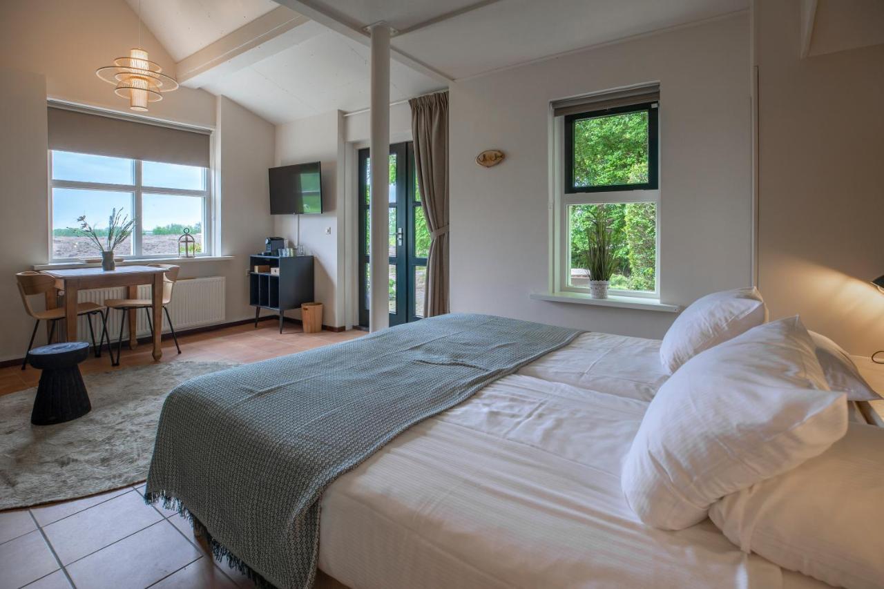 Bed & Bos De 14 Sterren Hotel Den Burg Bagian luar foto