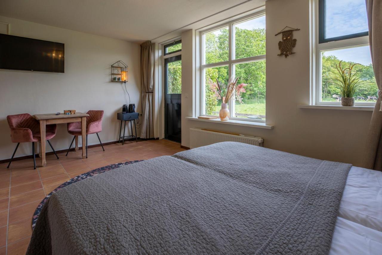 Bed & Bos De 14 Sterren Hotel Den Burg Bagian luar foto